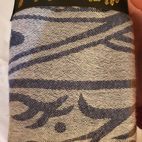 Jaquard Pashmina, Steel Blue and Navy - Picture 5 of 7